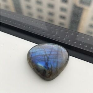 Labradorite Stone 🫧🪨